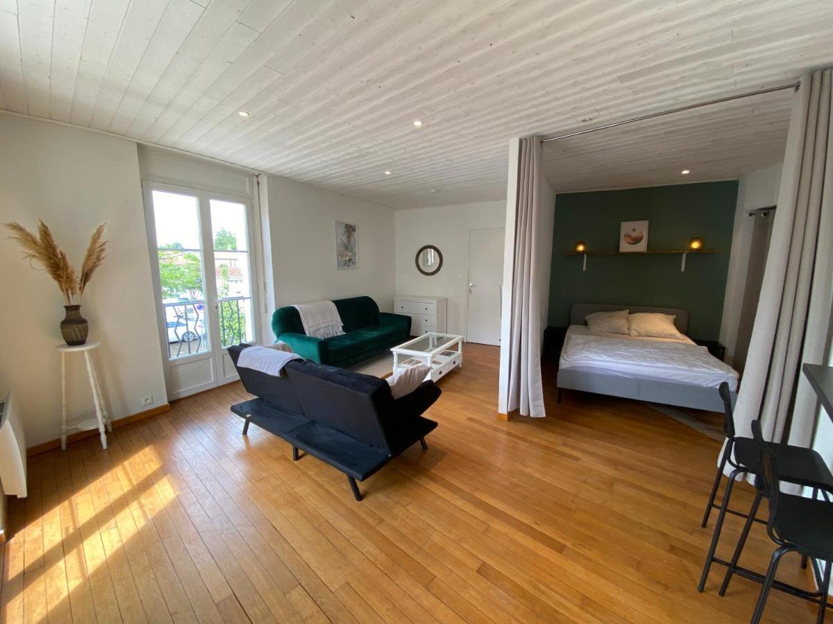 Le Logis Des Halles Cerizay Экстерьер фото